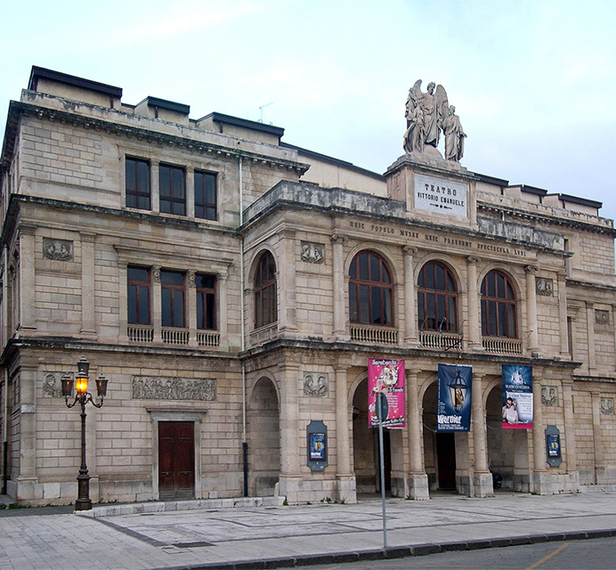 teatro-vittorio-emanuele-messina.jpg